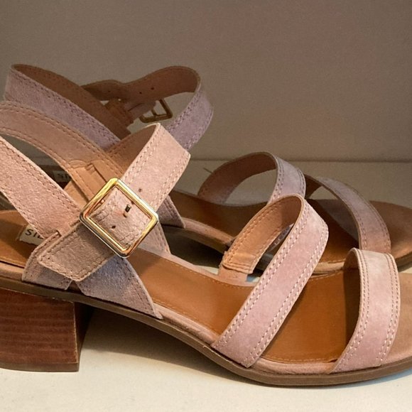 Sandals - Picture 2 of 6